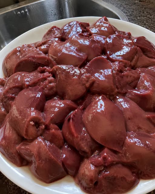 Comer fígado de galinha pode causar benefícios e alertas